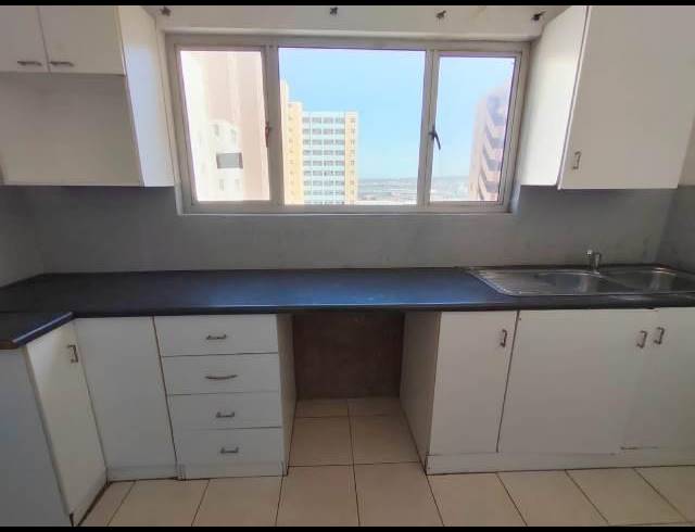 2 BEDROOM APARTMENT TO LET IN SOUTH BEACH